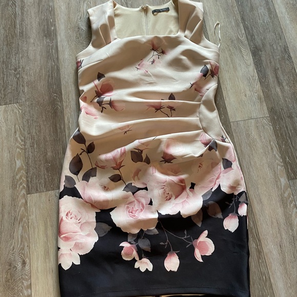 Suzy Sheri Ladies dress size large - Picture 3 of 3